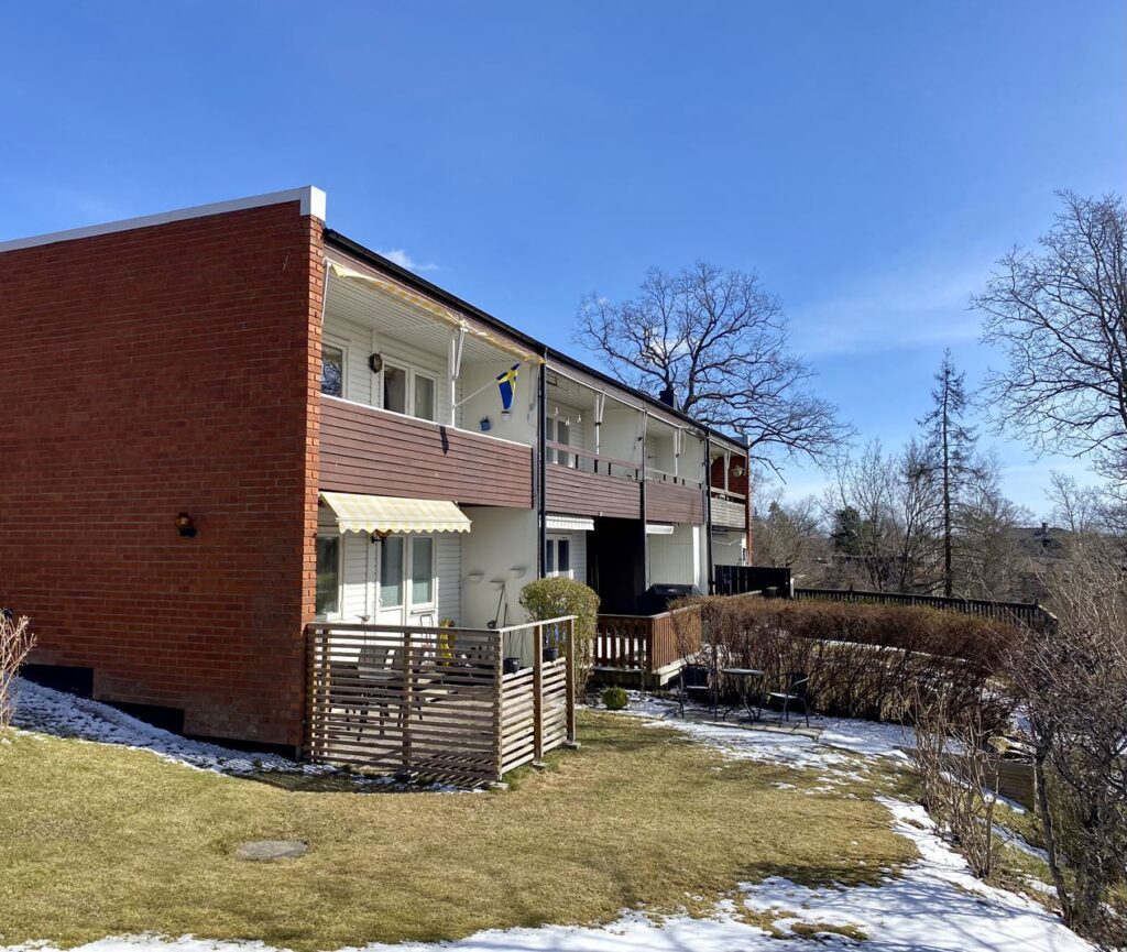 9. Ta╠etning vid takla╠eckage av tegeltak till bostadsra╠ettsfo╠erening