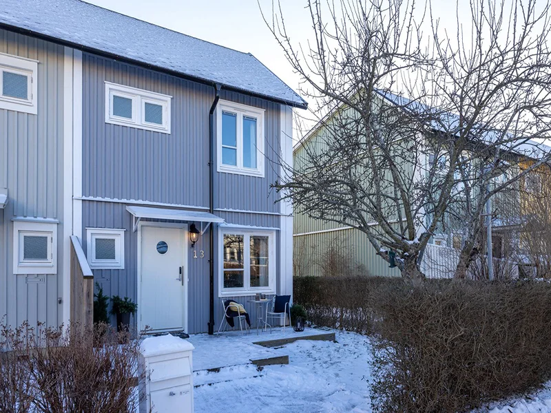 Omlaggning av tak pa radhusslinga Kungalv Goteborg